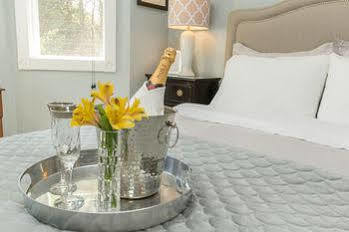 Craigleith Manor Bed & Breakfast コリングウッド エクステリア 写真